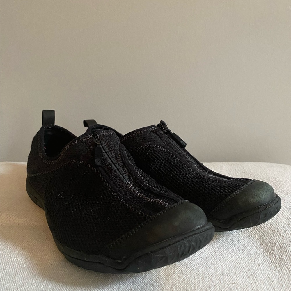 Merrell black 8.5